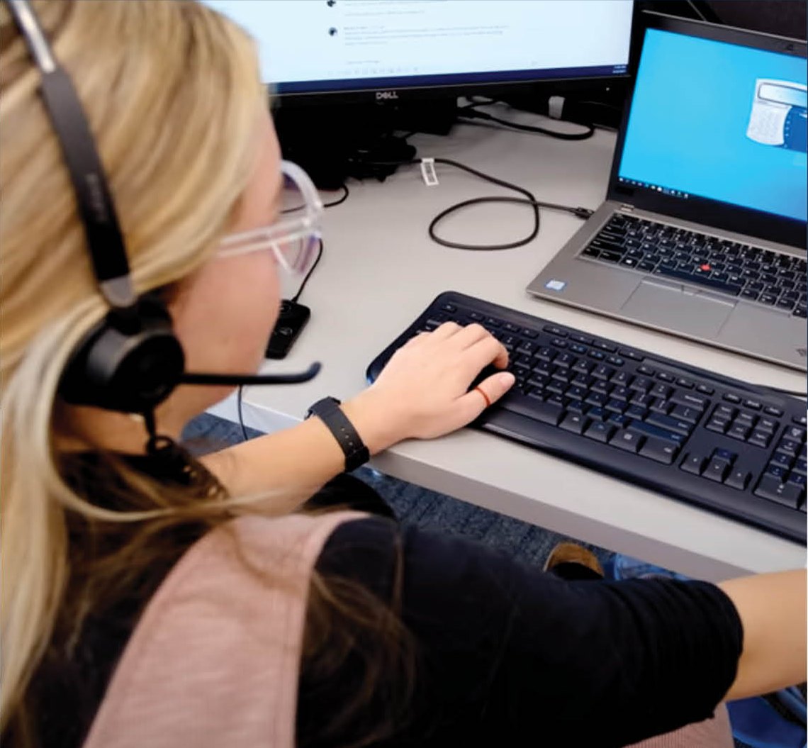 SafeStreets support agent at a desk